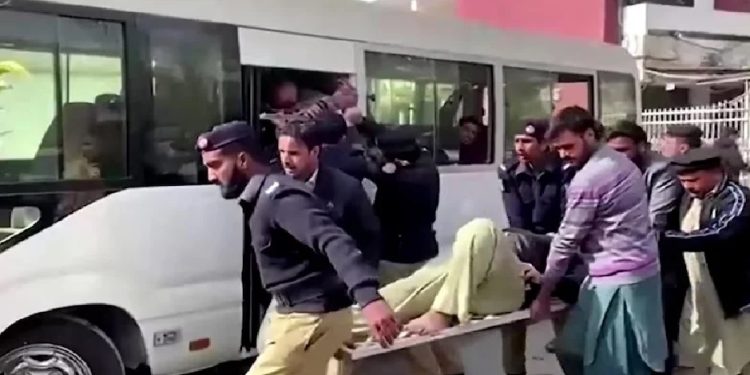 পাকিস্তানে মসজিদে বোমা বিস্ফোরণে নিহত-৪৪,দায় স্বীকার তালেবানের