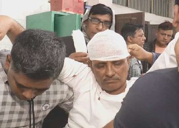 মাদারীপুরে আওয়ামী লীগ নেতা সাবেক চেয়ারম্যানকে কুপিয়ে জখম