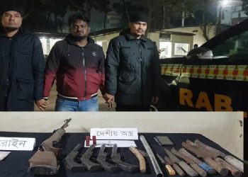 আগ্নেয়াস্ত্র, গোলাবারুদ ও হেরোইনসহ জয়পুরহাটে চিহ্নিত সন্ত্রাসী গ্রেপ্তার
