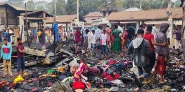 গলাচিপায় আগুনে পুড়ল ৪ দোকান