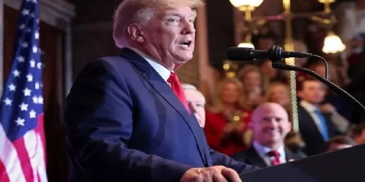 দুই বছর স্থগিত থাকার পর ফেসবুক-ইনস্টাগ্রাম ফিরে পেলেন ট্রাম্প