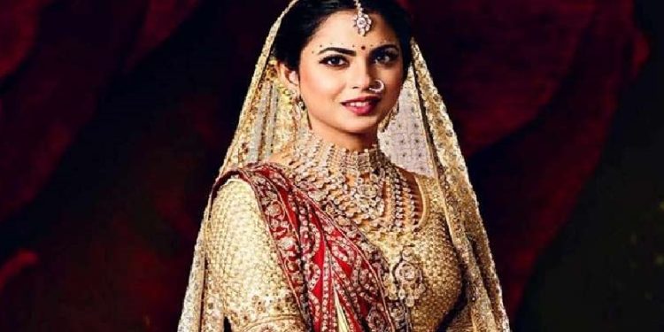 এক লেহেঙ্গার দাম ৯০ কোটি টাকা!