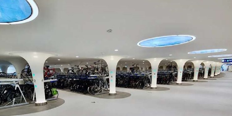 পানির নিচে গ্যারেজ! বিশ্বকে তাক লাগিয়ে দিয়েছে নেদারল্যান্ডস