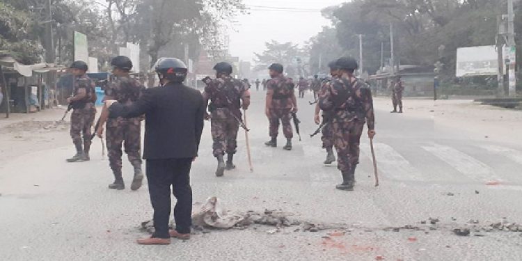 পঞ্চগড়ে পুলিশ-মুসল্লি সংঘর্ষে নিহত- ২