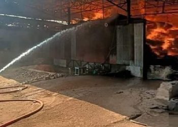 সীতাকুণ্ডে তুলার গুদামে অগ্নিকাণ্ড