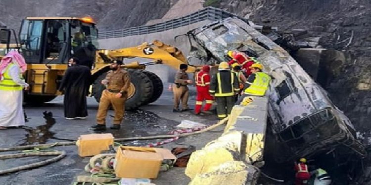 সৌদি আরবে বাস উল্টে নিহত ৮ বাংলাদেশির পরিচয় মিলেছে