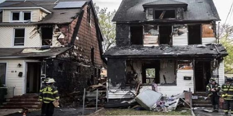 বাসায় আগুন লেগে নিউইয়র্কে দুই শিশুসহ নিহত-৫