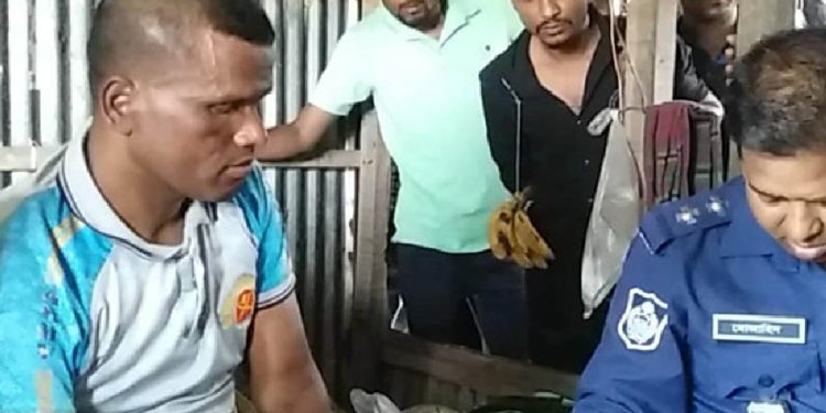 জনতার হাতে টাঙ্গাইলে ভুয়া সেনা সদস্য আটক