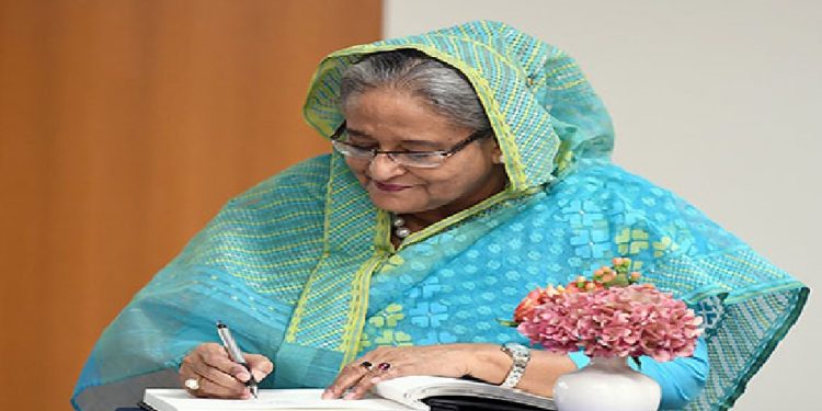 দীর্ঘদিন পর সচিবালয়ে অফিস করলেন প্রধানমন্ত্রী শেখ হাসিনা