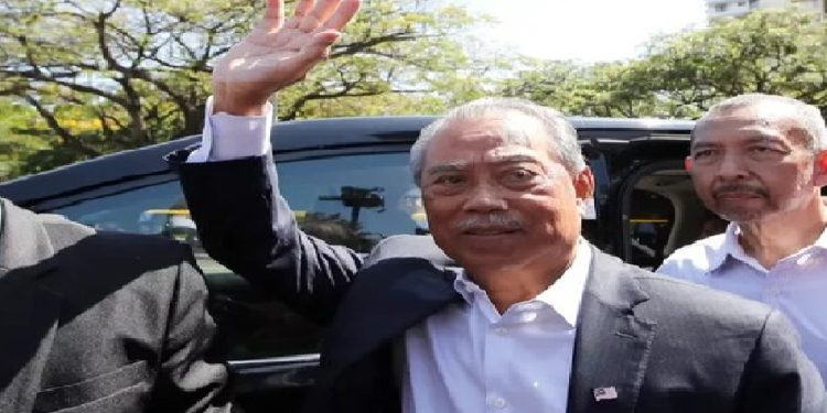 দুর্নীতির অভিযোগে মালয়েশিয়ার সাবেক প্রধানমন্ত্রী গ্রেপ্তার