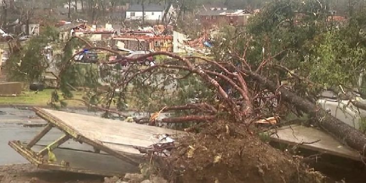 আরাকানসাসে ঘূর্ণিঝড়ে ব্যাপক ক্ষয়ক্ষতি, নিহত- ২