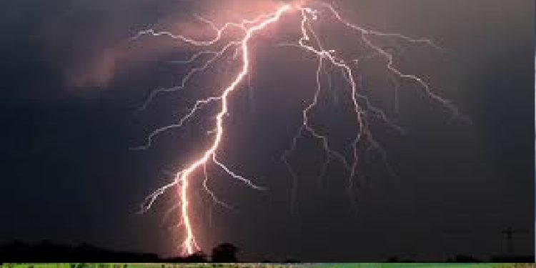 সুনামগঞ্জে বজ্রপাতে পৃথক স্থানে ৬ জনের মৃত্যু