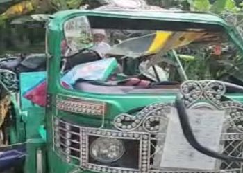 ভোলায় কাভার্ডভ্যান চাপায় নিহত-৩,আহত-৩