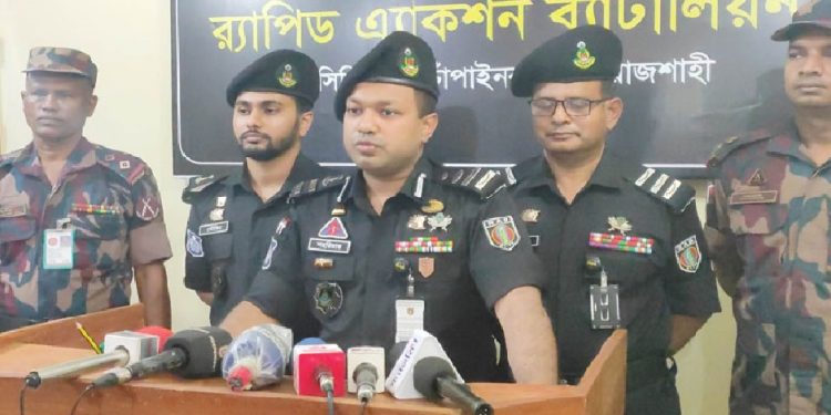 ৭ কোটি টাকার হেরোইনসহ সীমান্তে মাদক ব্যবসায়ী আটক