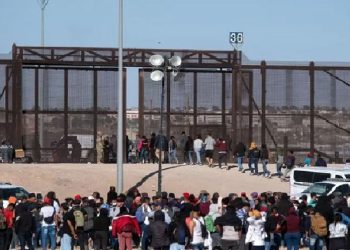 মেক্সিকো সীমান্তে ১৫০০ সেনা সদস্য মোতায়েন করতে যাচ্ছে যুক্তরাষ্ট্র