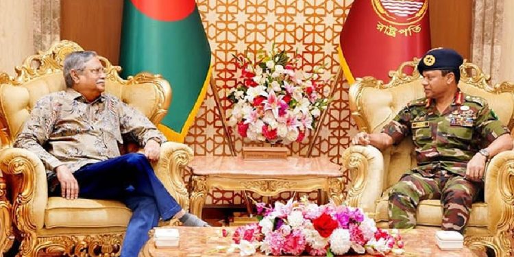 রাষ্ট্রপতির সঙ্গে বঙ্গভবনে সেনা প্রধানের সৌজন্য সাক্ষাৎ