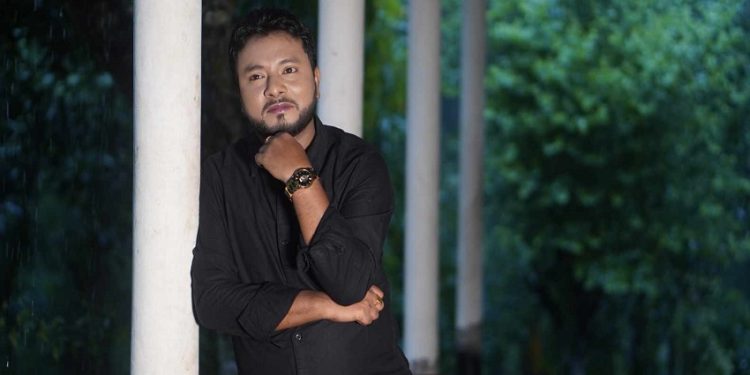 ‘পিরিতের ভাও’ গাইলেন হাফিজ বাউলা