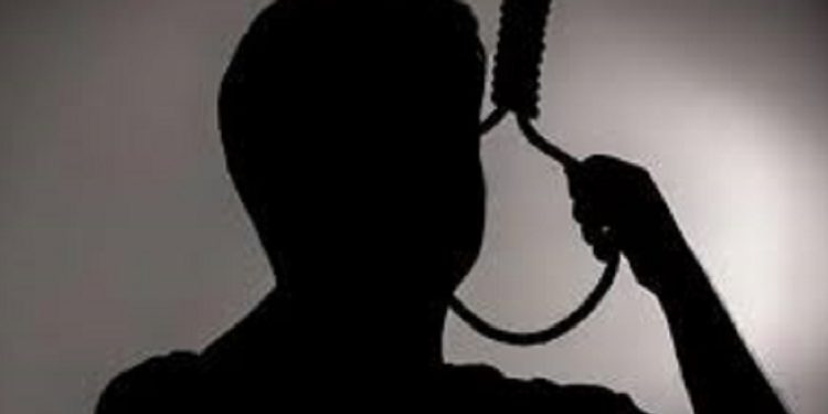 প্রেমিকার সঙ্গে ঝগড়া করে আত্মহত্যা করল প্রেমিক