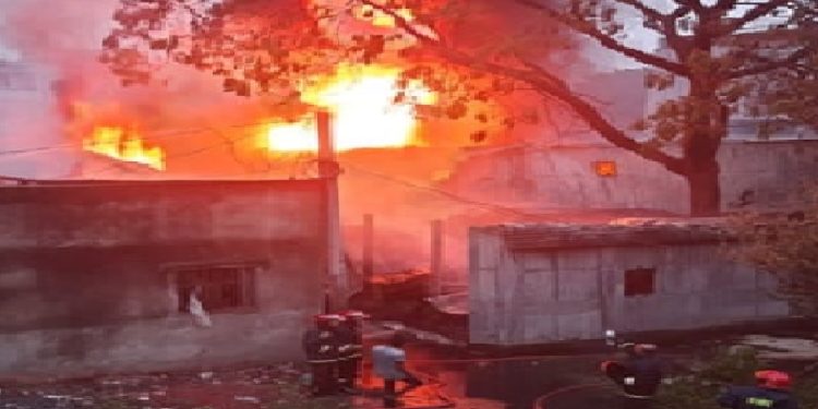 কেমিক্যাল কারখানায় আগুন লেগে চারজনের মৃত্যু