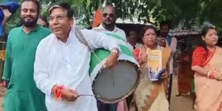 জাতীয় নির্বাচনের আগে ঢোল পিটিয়ে গ্যাসের দাম কমার প্রচার করেছেন মন্ত্রী