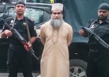 হজযাত্রীদের টাকা আত্মসাৎকারী এজেন্সির মালিক শেরেবাংলা নগর থেকে গ্রেপ্তার