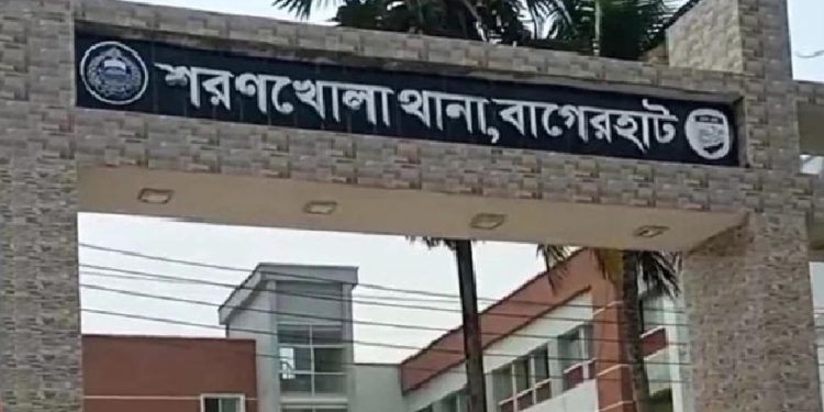 শরণখোলায় মা ও মেয়েকে কুপিয়ে হত্যা করেছে দুর্বৃত্তরা