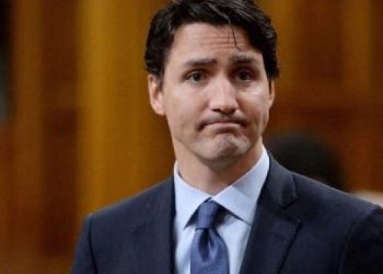 বিমানে যান্ত্রিক ত্রুটির কারণে দেশে ফিরতে পারেননি কানাডার প্রধানমন্ত্রী