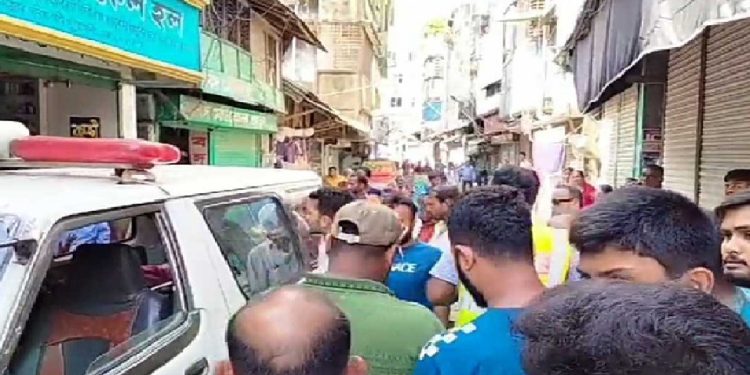মেয়ের আত্মহত্যার খবর শুনে বাবার মৃত্যু