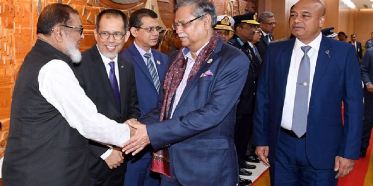 ইন্দোনেশিয়ার উদ্দেশ্যে ঢাকা ছেড়েছেন রাষ্ট্রপতি