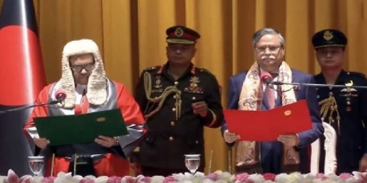 ২৪তম প্রধান বিচারপতি হিসেবে শপথ নিলেন ওবায়দুল হাসান