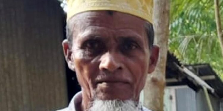 মসজিদে আজান দেয়া অবস্থায় মুয়াজ্জিনকে কুপিয়ে পালাল যুবক