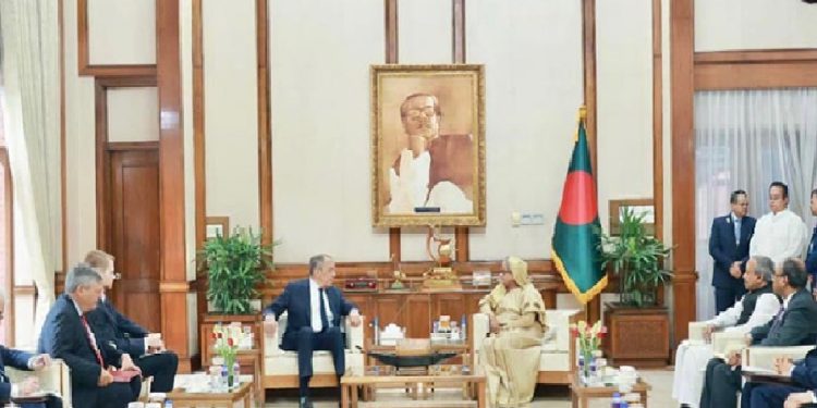 প্রধানমন্ত্রীর সঙ্গে সৌজন্য সাক্ষাৎ করেছেন রাশিয়ার পররাষ্ট্রমন্ত্রী