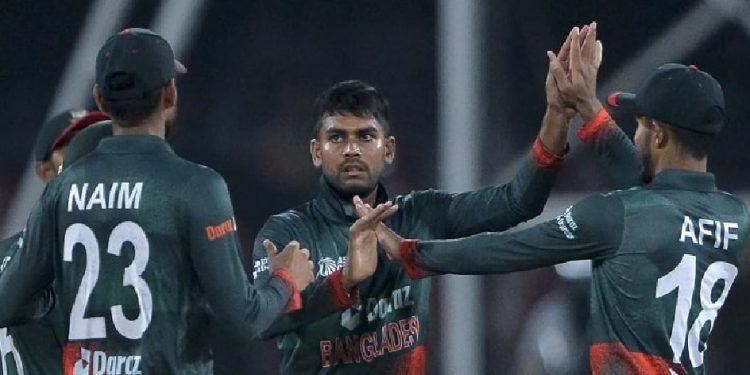 দুর্দান্ত বোলিংয়ে আফগানিস্তানকে পাত্তাই দিল না বাংলাদেশ