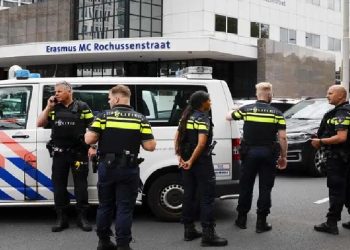 বিশ্ববিদ্যালয়ের হাসপাতালে বন্দুক হামলা, শিক্ষক নিহত