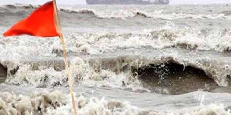 বঙ্গোপসাগরে লঘুচাপ, সমুদ্রবন্দরে ৩ নম্বর সতর্কতা