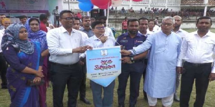 ঝিনাইদহে জেলা প্রশাসক গোল্ডকাপ ফুটবল টুর্নামেন্টের উদ্বোধন