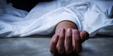 শাহবাগে যাত্রী ছাউনির পাশে ফুটপাত থেকে লাশ উদ্ধার