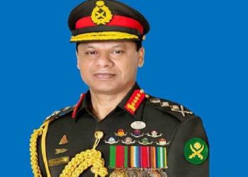 চার দিনের সরকারি সফরে মধ্য আফ্রিকায় শান্তিরক্ষা মিশন পরিদর্শনে গেলেন সেনাপ্রধান