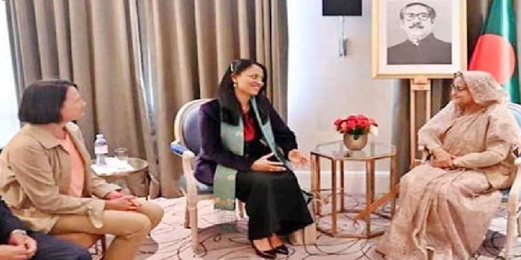 যেকোনো মূল্যে বাংলাদেশে গণতন্ত্র অব্যাহত রাখতে হবে: প্রধানমন্ত্রী