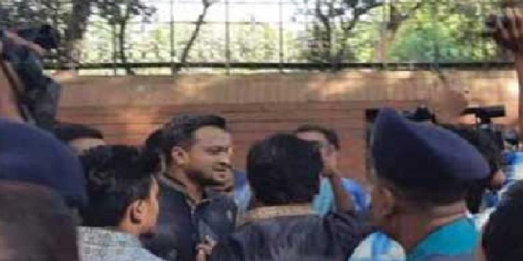 গণভবনে প্রবেশ করেছেন সাকিব আল হাসান