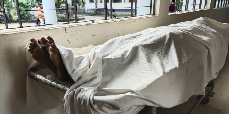 কলাপাড়ায় বাসের ধাক্কায় যুবকের মৃত্যু