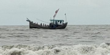 মধ্যরাতে শেষ হচ্ছে ইলিশ শিকারের ২২ দিনের নিষেধাজ্ঞা