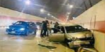 বাসের ধাক্কায় বঙ্গবন্ধু টানেলে প্রাইভেটকারের ৩ যাত্রী আহত