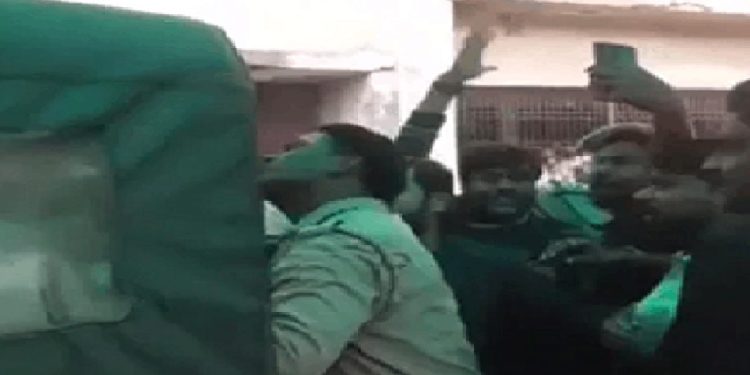 হার উদযাপন,কাশ্মীরে আটক ৭ শিক্ষার্থী