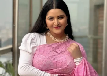 নতুন উদ্যমে কাজে ফিরেছেন পরীমনি দিলেন নতুন সুখবর