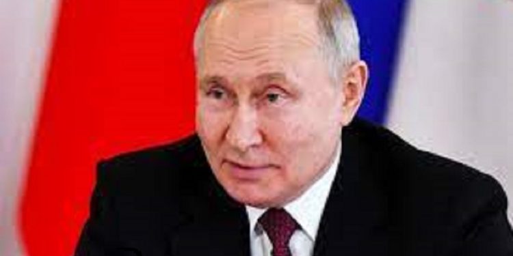 রাশিয়ার প্রেসিডেন্ট ভ্লাদিমির পুতিন সংযুক্ত আরব আমিরাত ও সৌদি আরব সফরে যাচ্ছেন