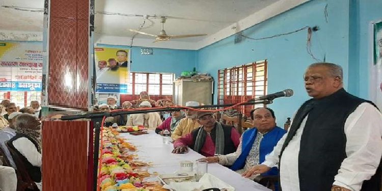 বাজার দর একটু বেশি হলেও মানুষ না খেয়ে নেই: আমির হোসেন আমু