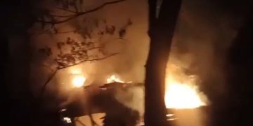 পটুয়াখালী শহরের কাঠপট্টির তালতলায় ভয়াবহ অগ্নিকান্ডে ৫টি বসত ঘর পুরে ছাই