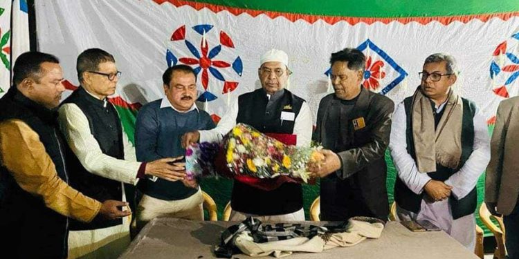 কলাপাড়ায় আওয়ামী লীগে যোগ দিলেন বিএনপি নেতা