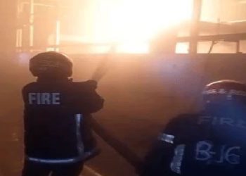 ময়মনসিংহে ফেব্রিক কারখানায় আগুন, মালিকপক্ষের দাবি ৫ কোটি টাকার ক্ষতি